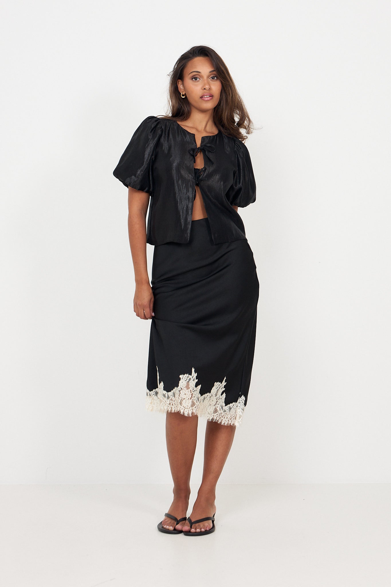 Stinalill Satin Lace Skirt in Black – Elegant & Flattering