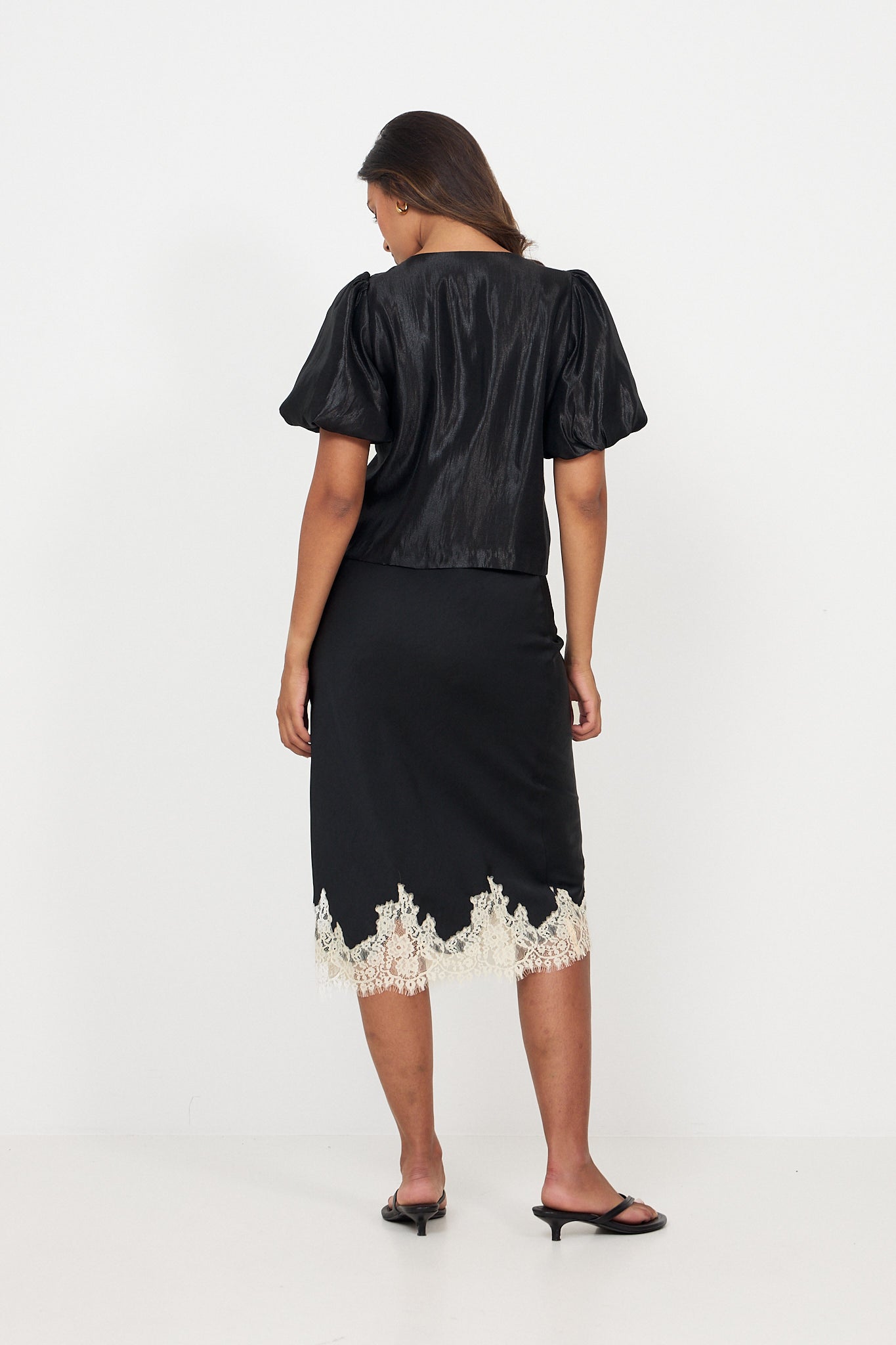 Stinalill Satin Lace Skirt in Black – Elegant & Flattering