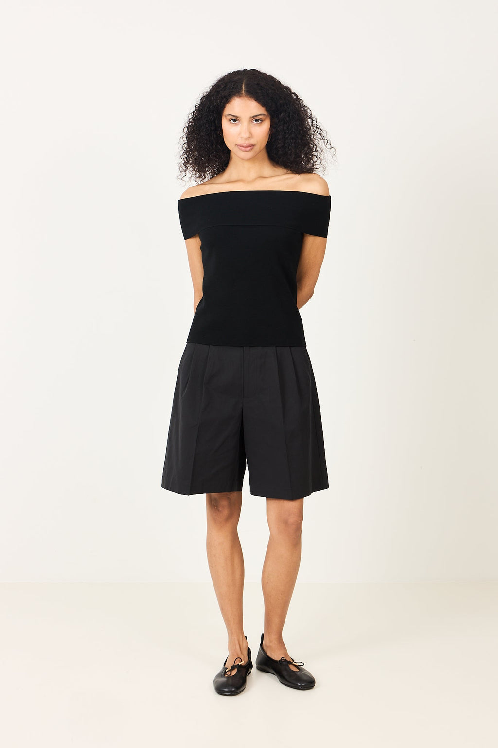 Poet Pleat Shorts in Jet Black