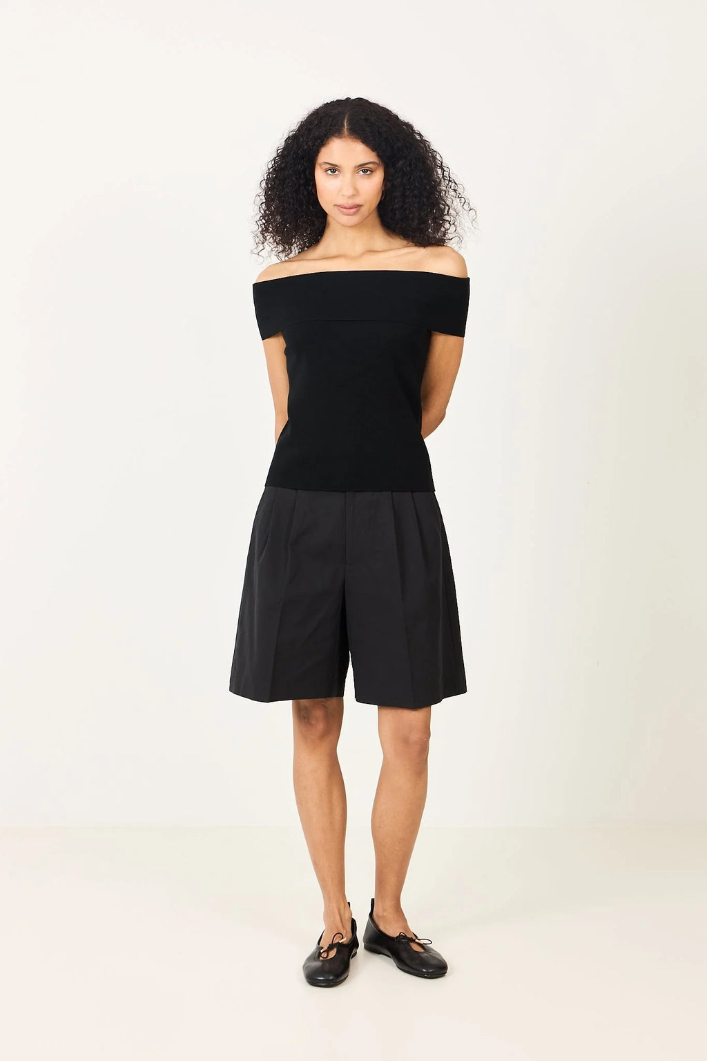 Poet Pleat Shorts in Jet Black