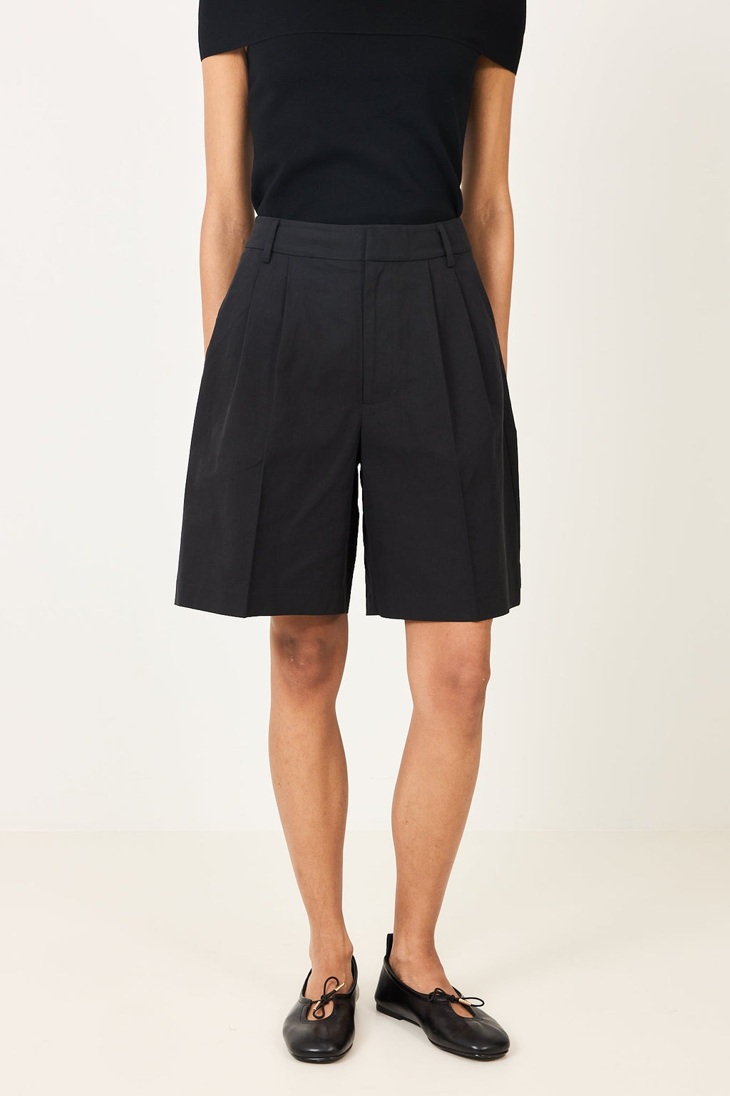 Poet Pleat Shorts in Jet Black
