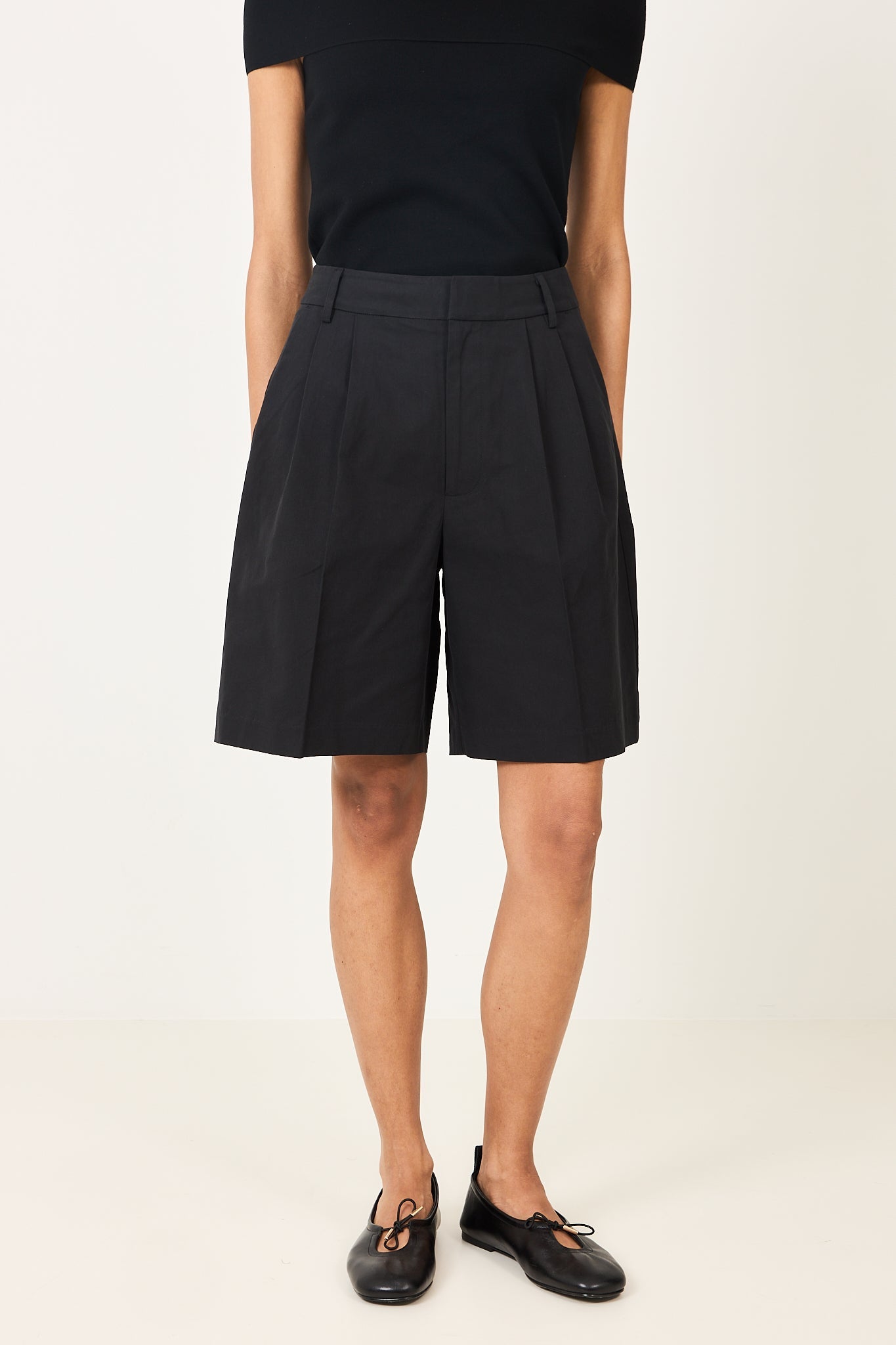 Poet Pleat Shorts in Jet Black
